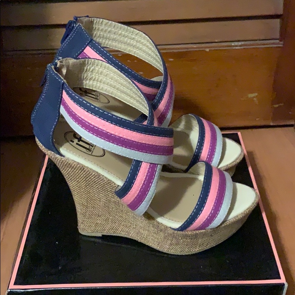 Multi Color Wedges - Picture 2 of 4